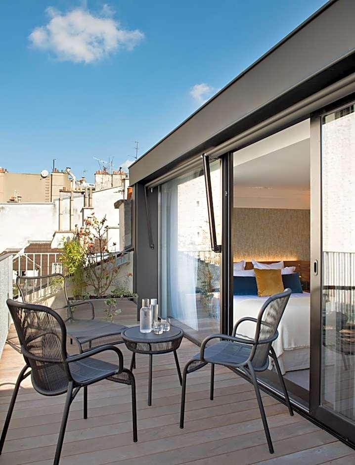 Junior Suite with Terrace and Private Access to Hammam and Fitness Center